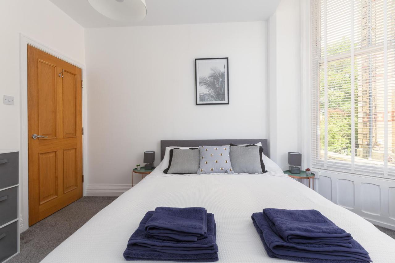 Charles Alexander Short Stay - Clifton Drive Beach Retreat Lytham St Annes Exterior photo