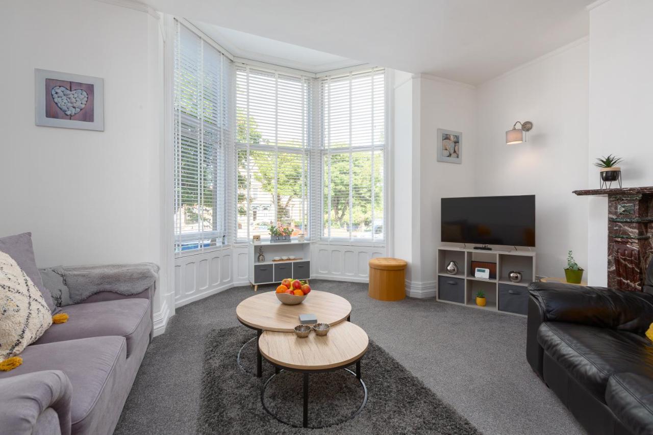 Charles Alexander Short Stay - Clifton Drive Beach Retreat Lytham St Annes Exterior photo