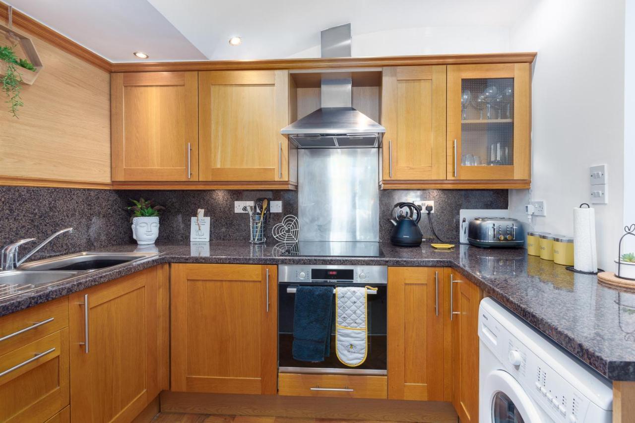 Charles Alexander Short Stay - Clifton Drive Beach Retreat Lytham St Annes Exterior photo
